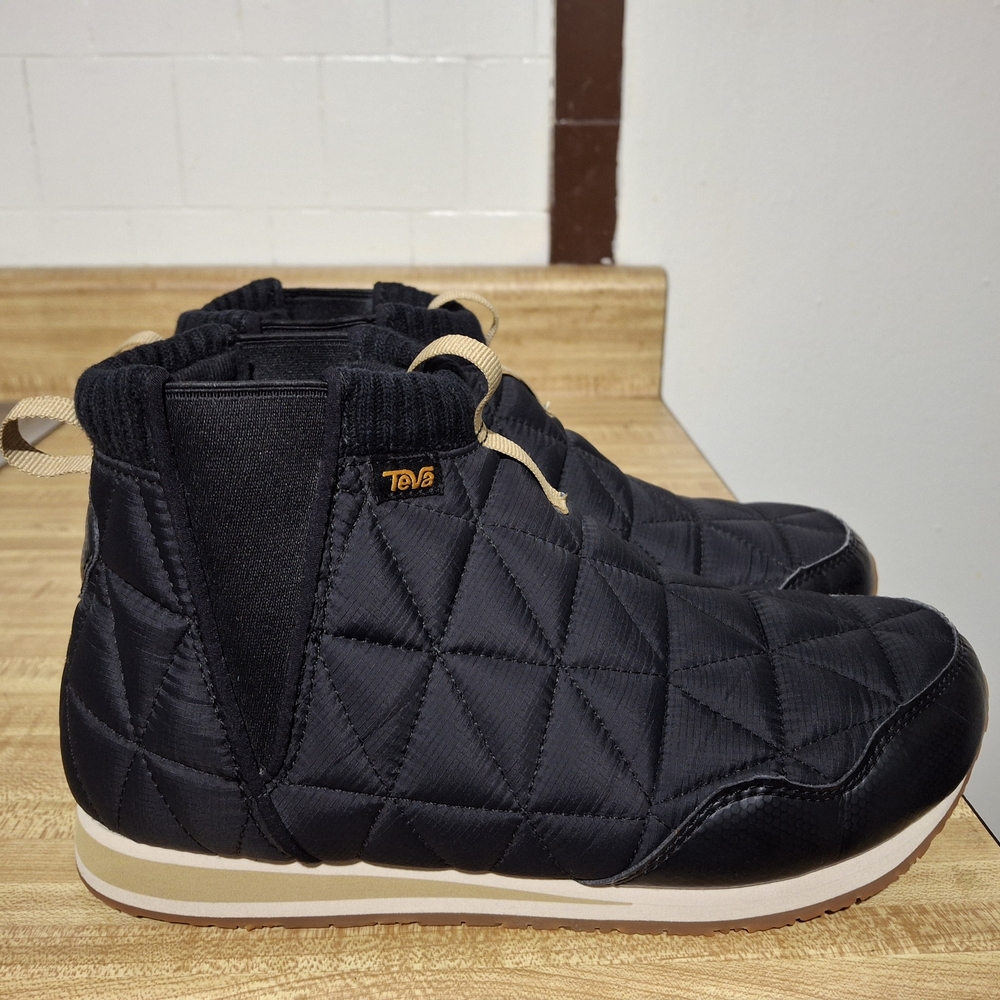 Teva Ember Moc Black Mid Boot Size 9